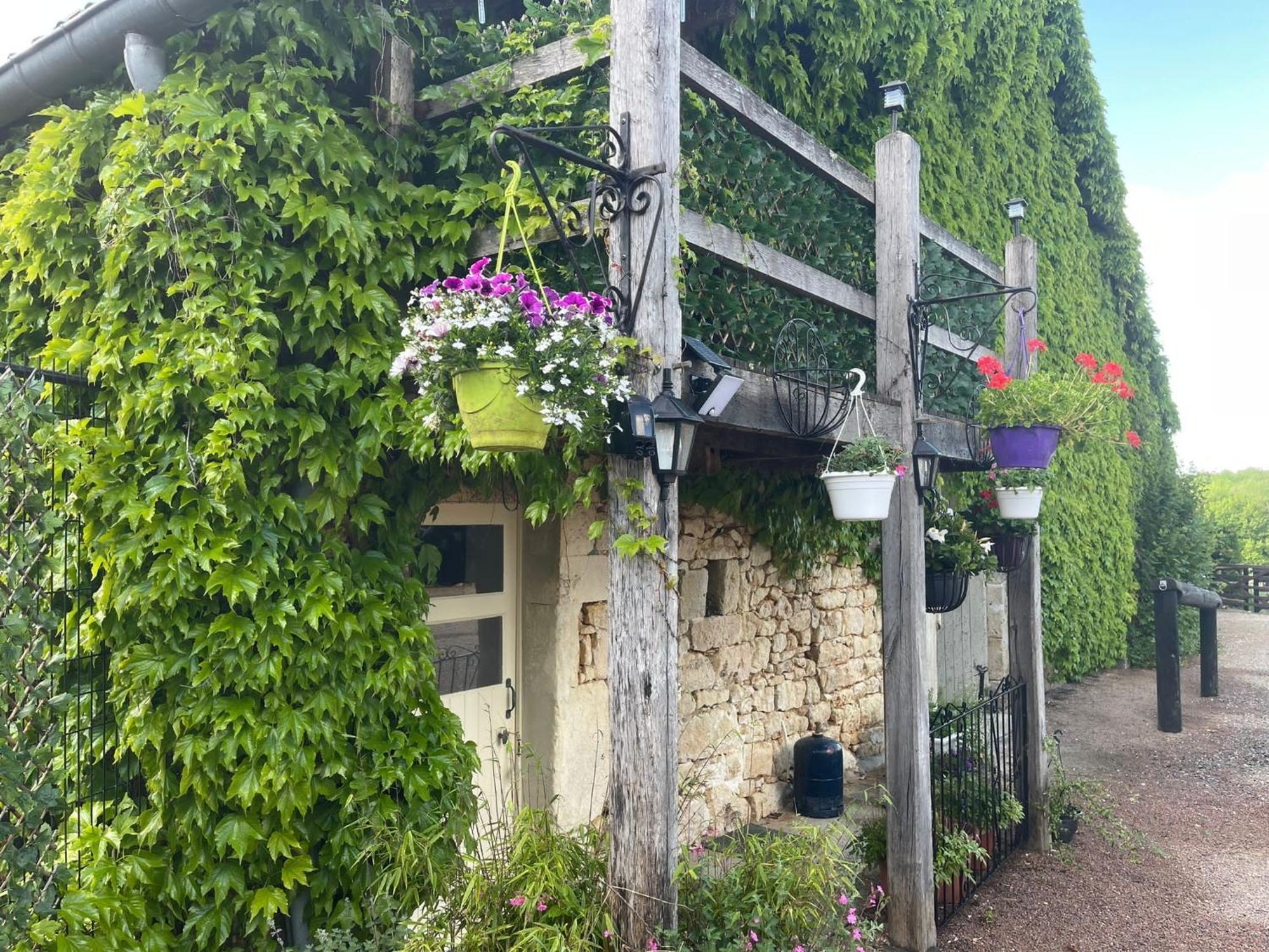 Les Grozilles Bed and Breakfast Feuillade Exterior foto