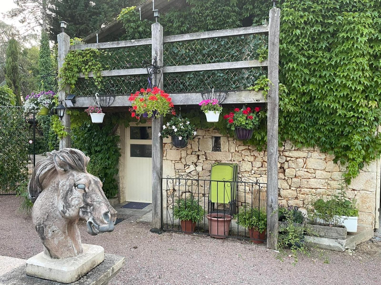 Les Grozilles Bed and Breakfast Feuillade Exterior foto